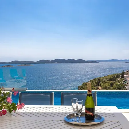 Beautiful Fleur Villa *