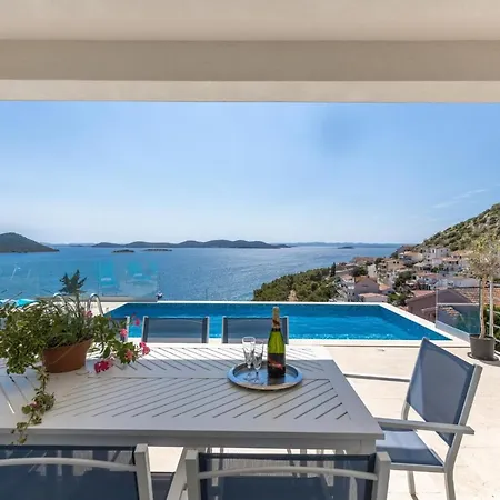 Beautiful Fleur Villa *