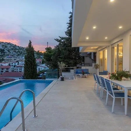 Beautiful Fleur Villa Drage