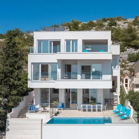 Beautiful Fleur Villa Drage