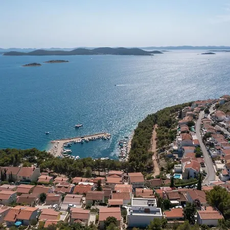 Beautiful Fleur Villa Drage
