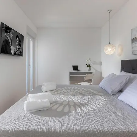 Beautiful Fleur Villa Drage