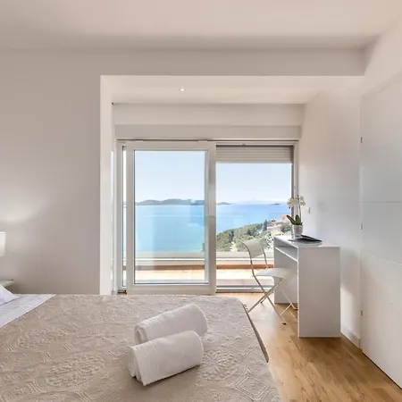 Beautiful Fleur Villa